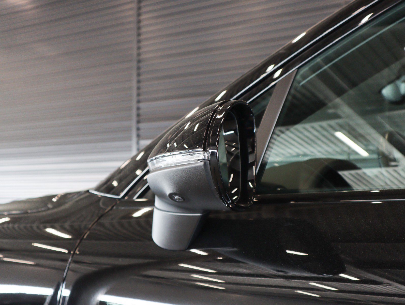 Certified 2023 Porsche Cayenne Platinum Edition image 29