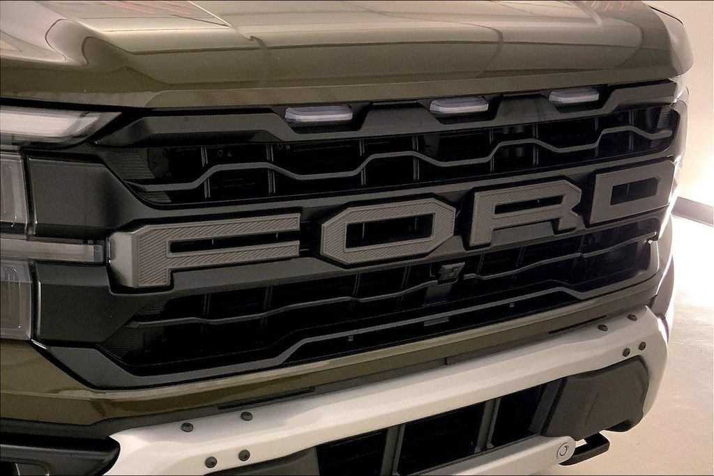 Used 2025 Ford F150 Raptor AWD/4WD image 29
