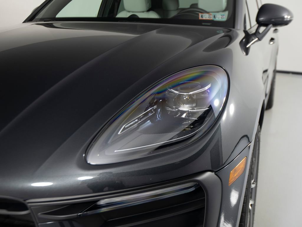 Certified 2026 Porsche Macan AWD/4WD image 37