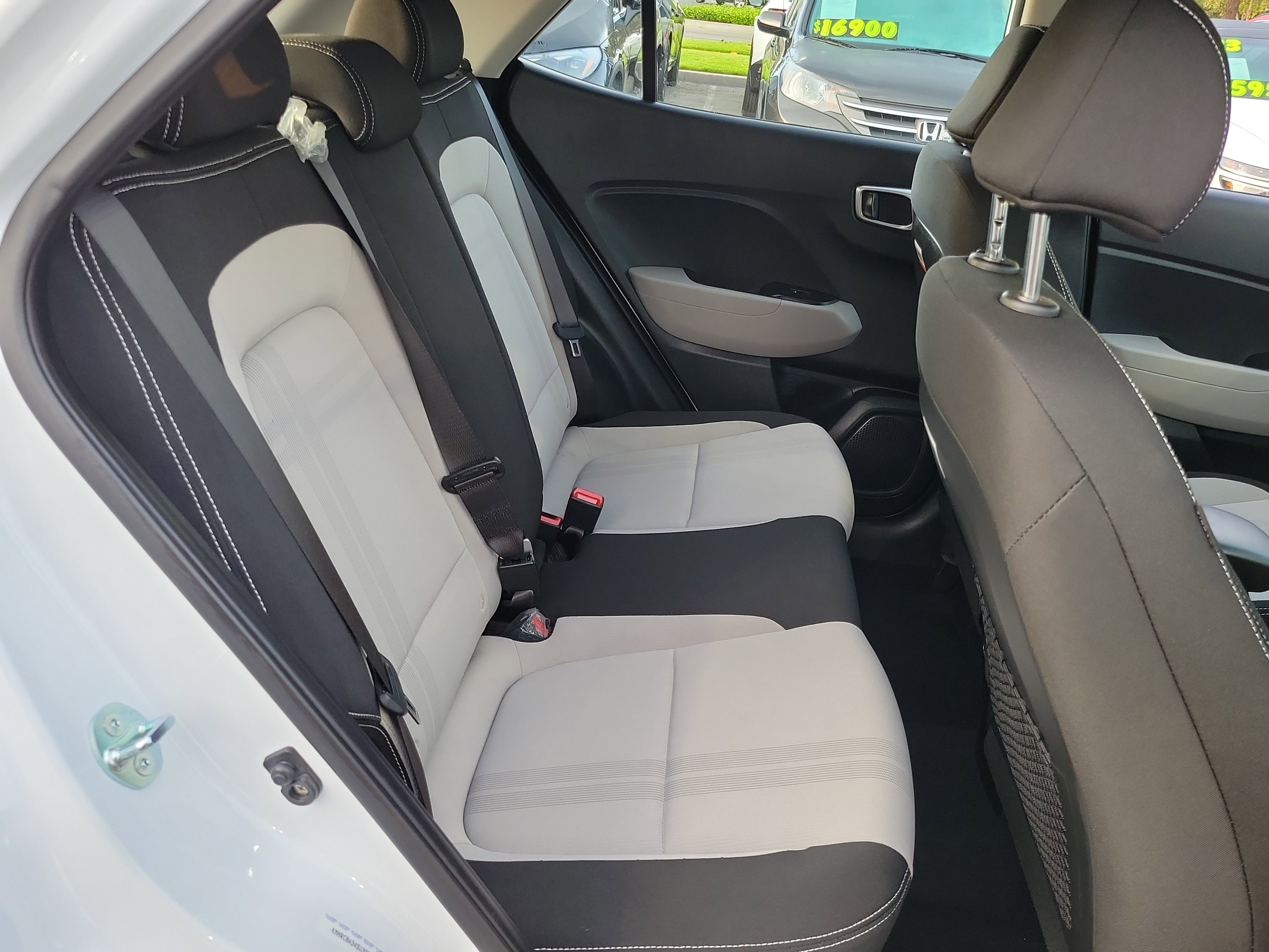 Certified 2025 Hyundai Venue SEL image 23