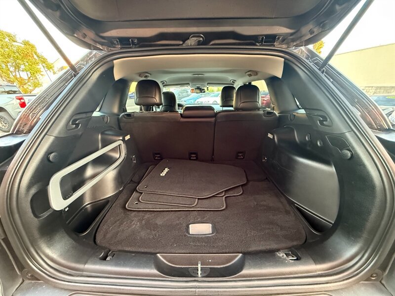 Used 2016 Jeep Cherokee Limited FWD image 32