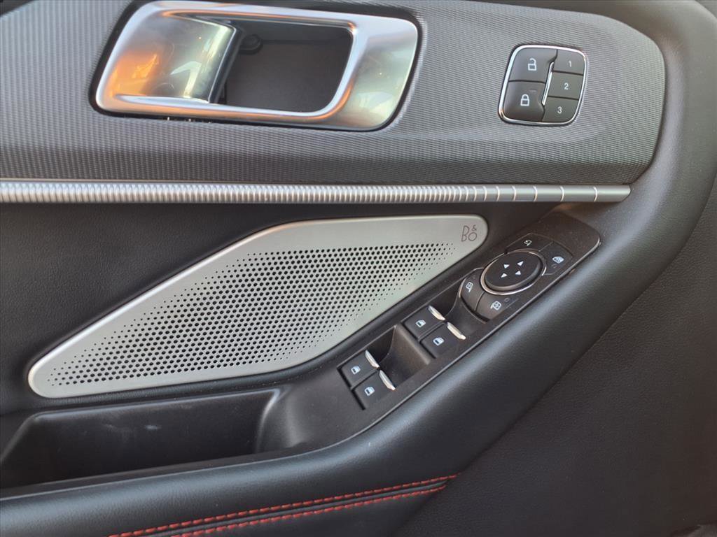 Used 2025 Ford Explorer ST image 19
