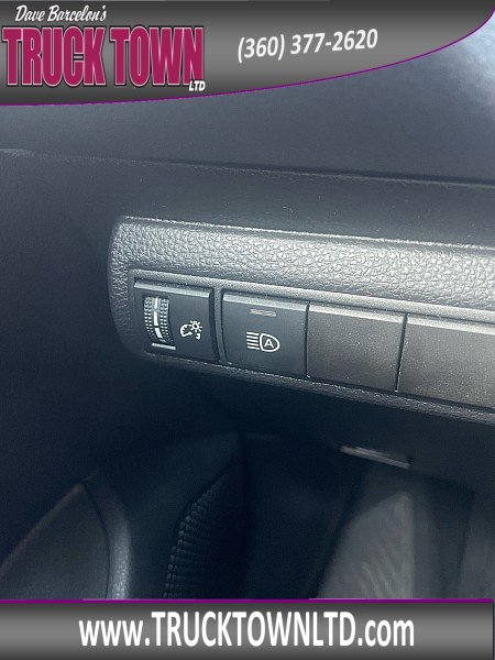 Used 2025 Toyota Corolla LE FWD image 18