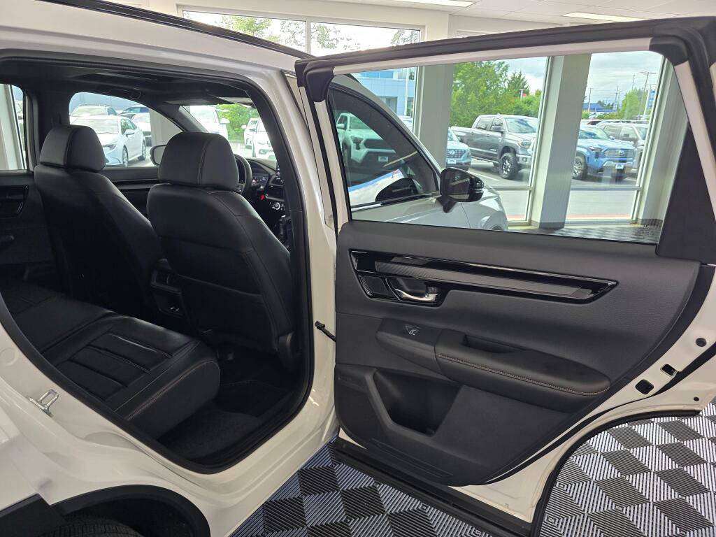 Used 2026 Honda CR-V Sport Touring image 39