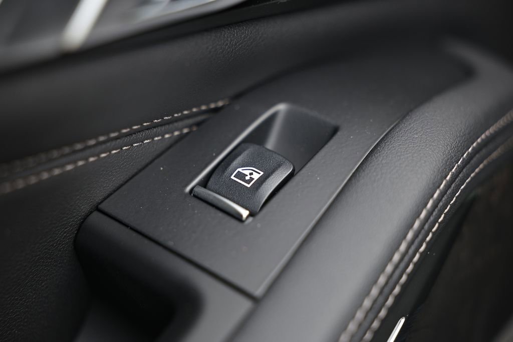 New 2026 BMW X5 xDrive50e w/ M Sport Package image 25