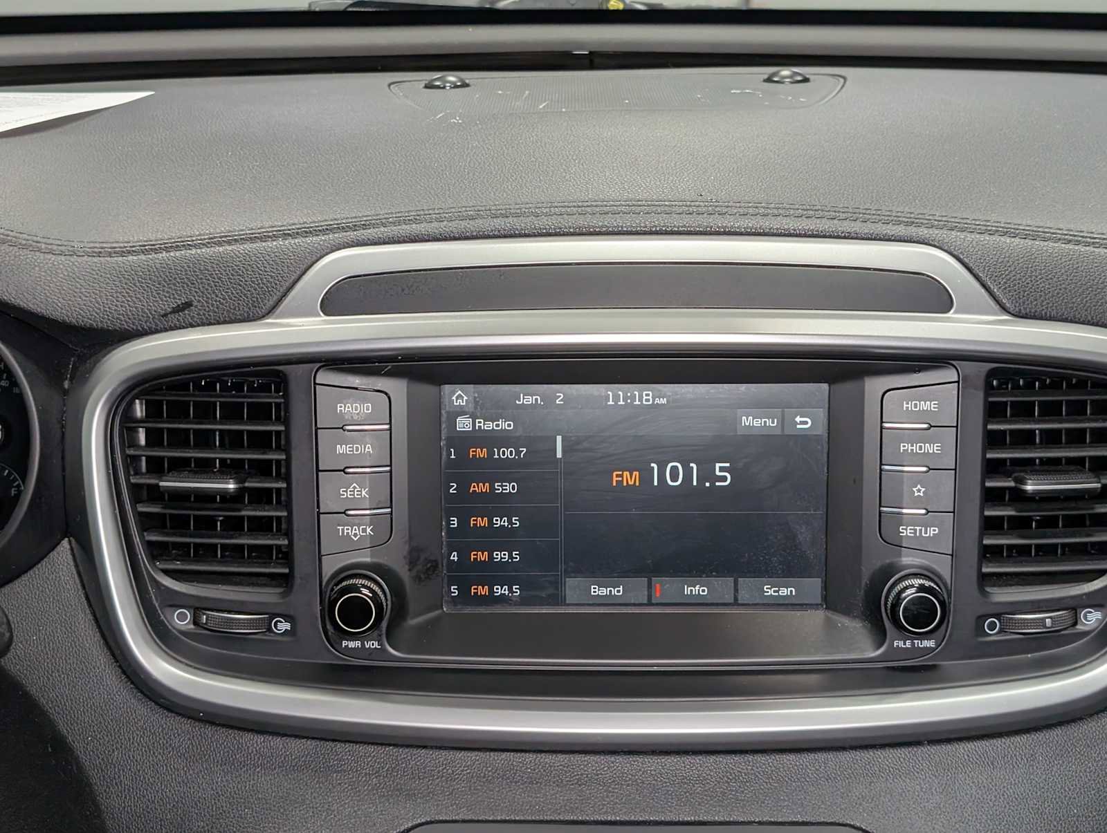 Used 2020 Kia Sorento LX image 16