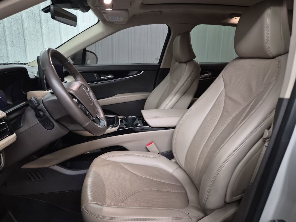 Used 2022 Lincoln Nautilus Reserve w/ Equipment Group 201A image 12