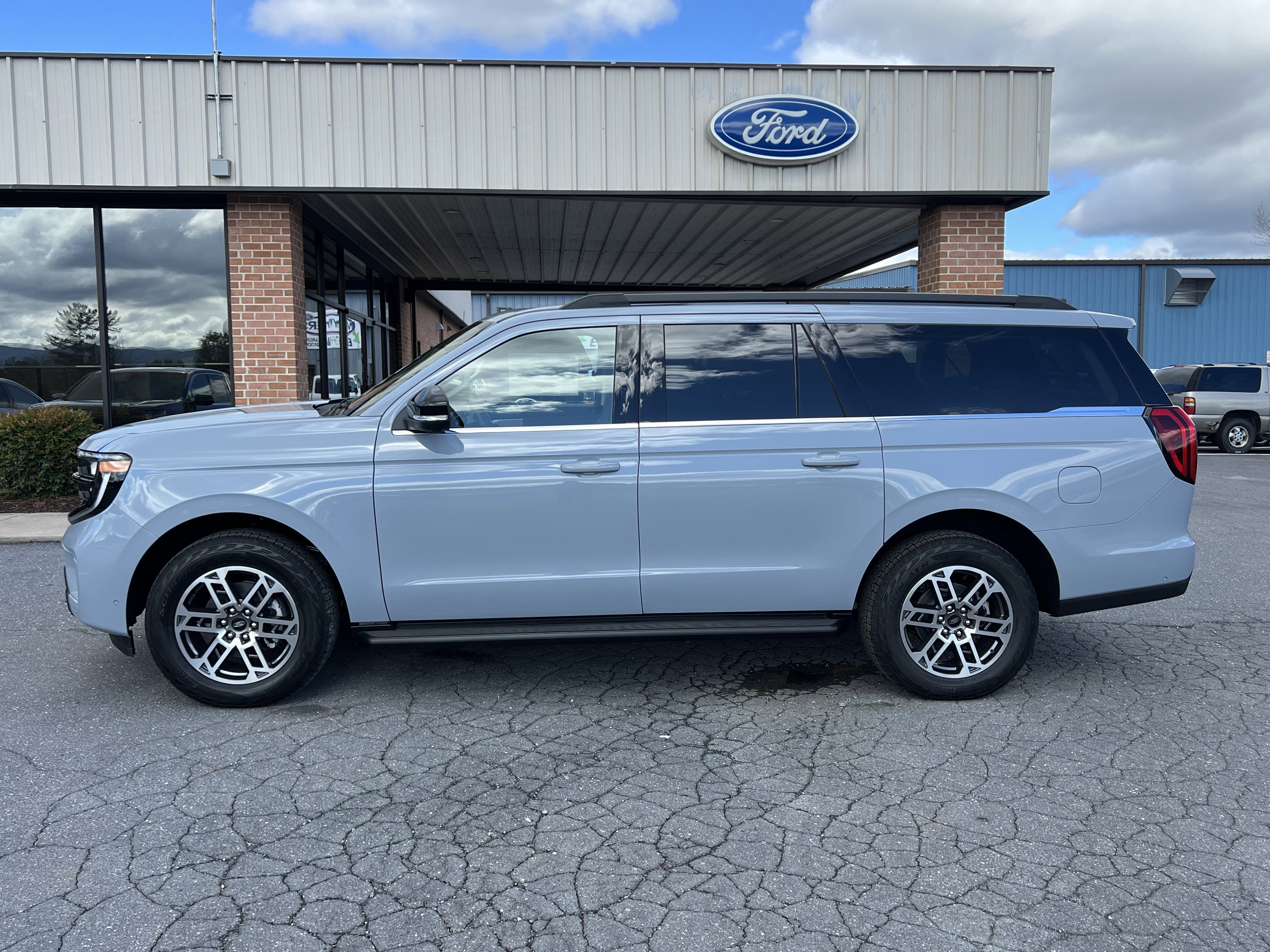 New 2025 Ford Expedition Max Active