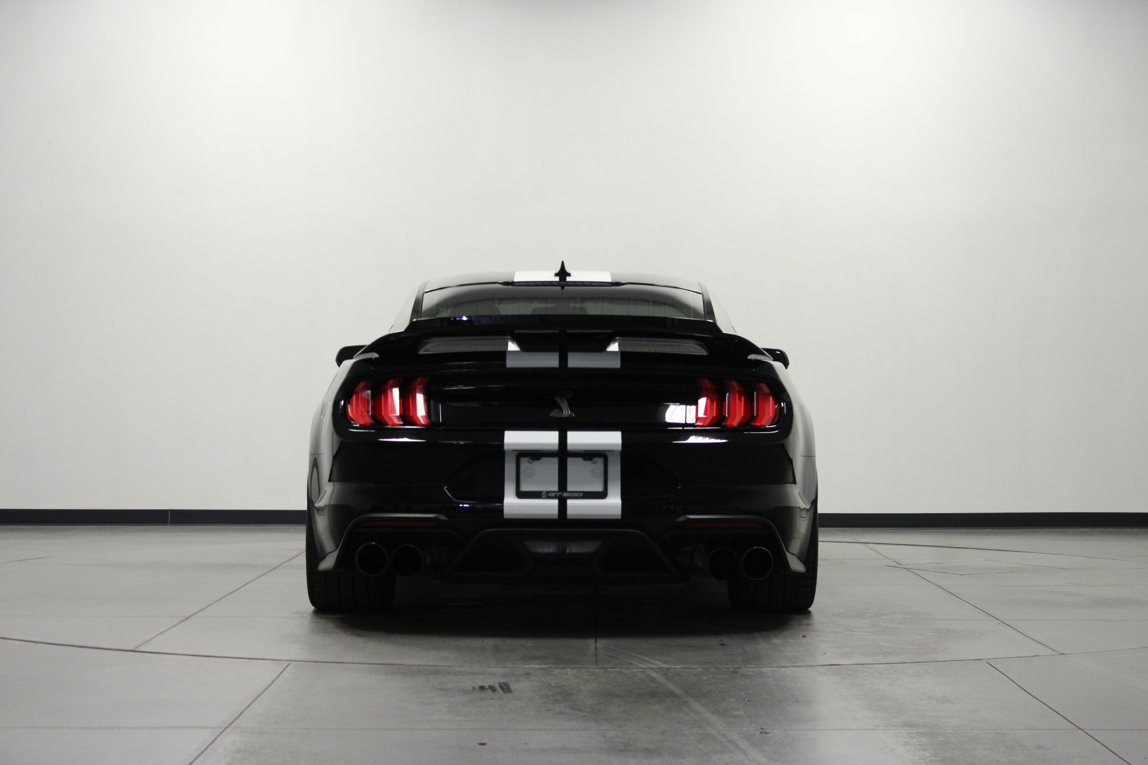 Used 2020 Ford Mustang Shelby GT500 w/ Technology Package RWD image 5