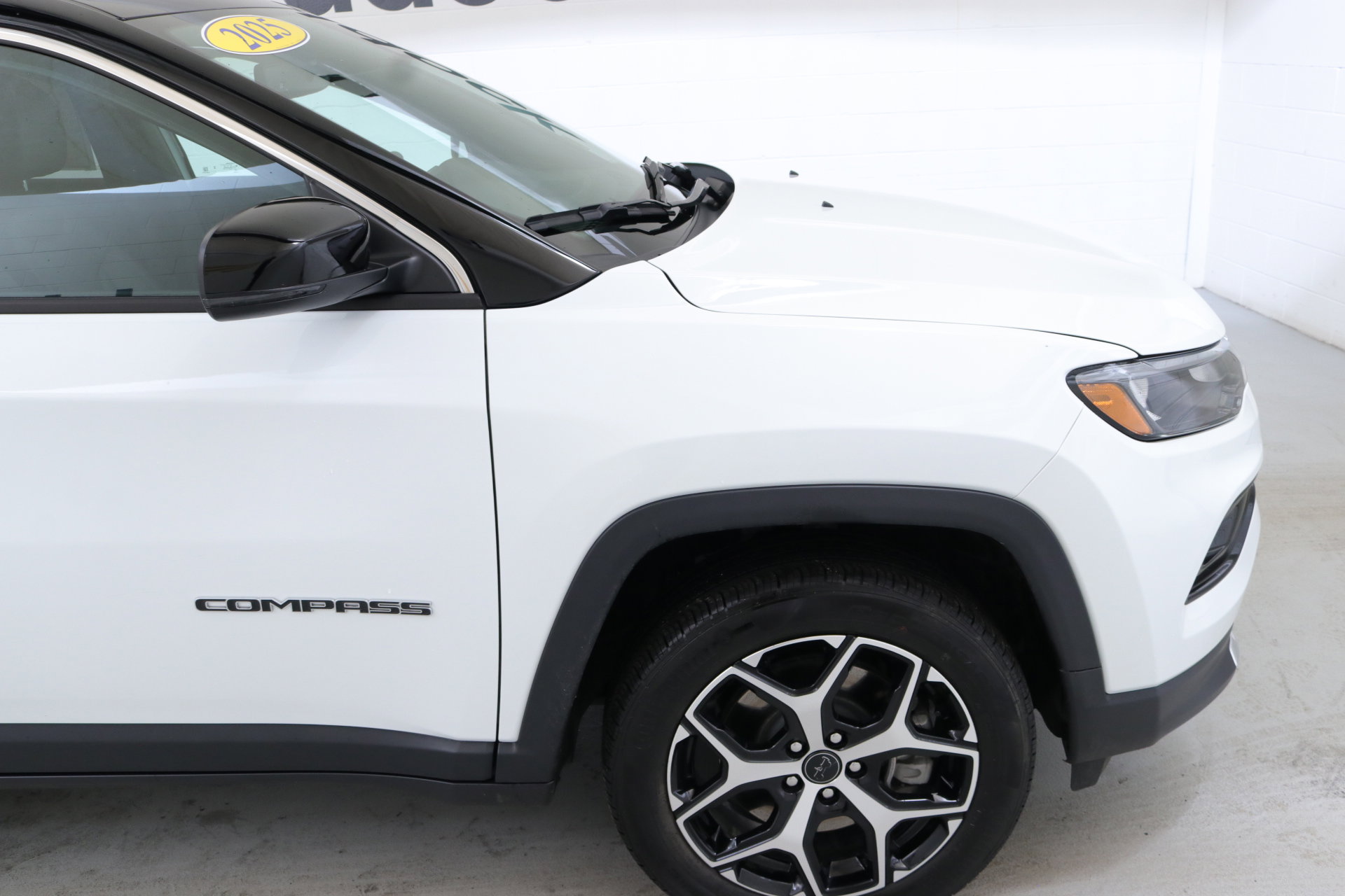 Used 2025 Jeep Compass Limited image 12