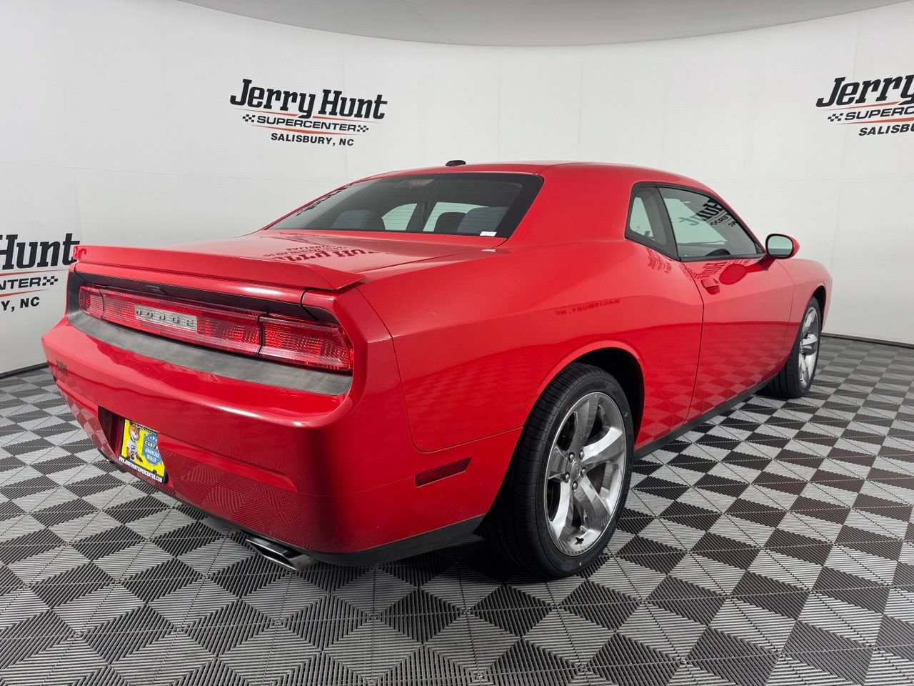 Used 2014 Dodge Challenger R/T RWD image 5