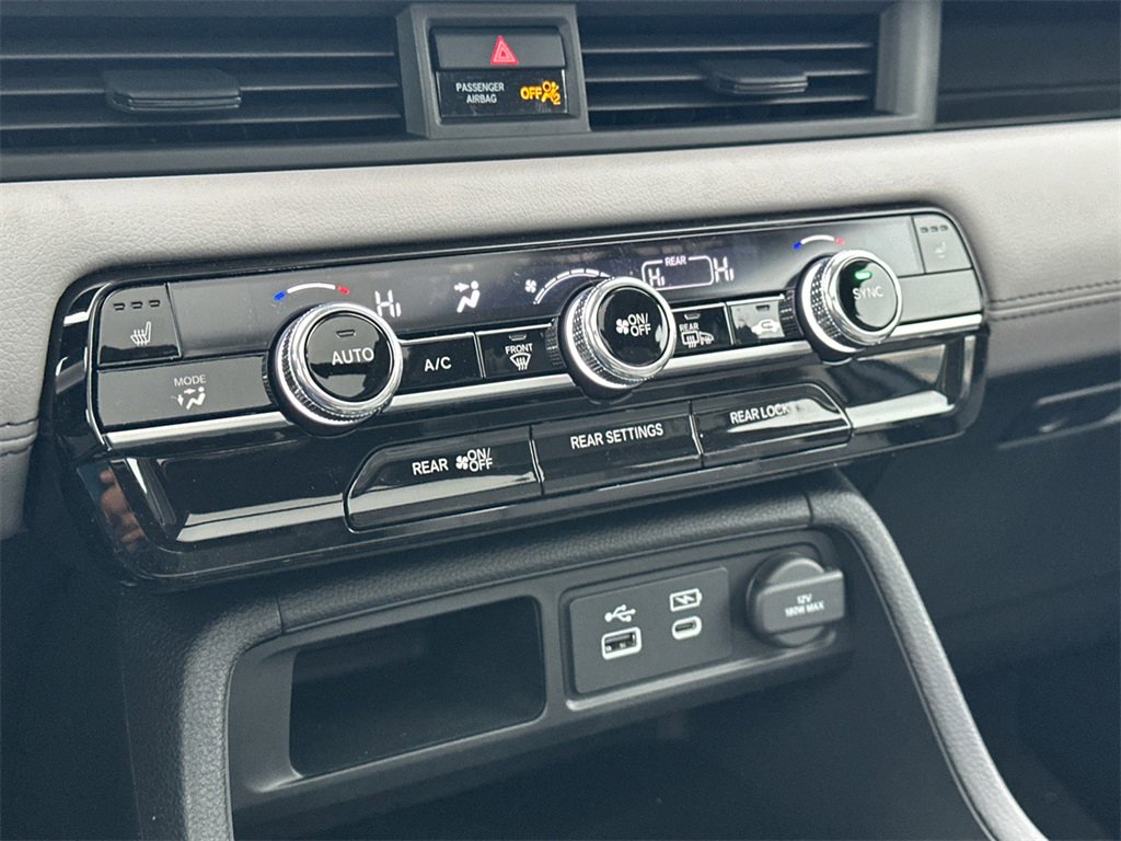 New 2025 Honda Pilot Touring image 30