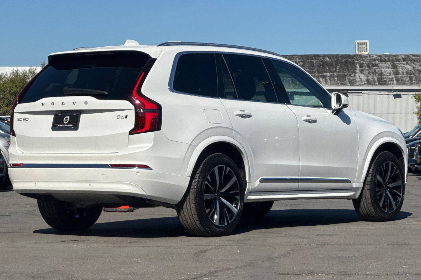 Certified 2025 Volvo XC90 B6 Core w/ Climate Package image 2