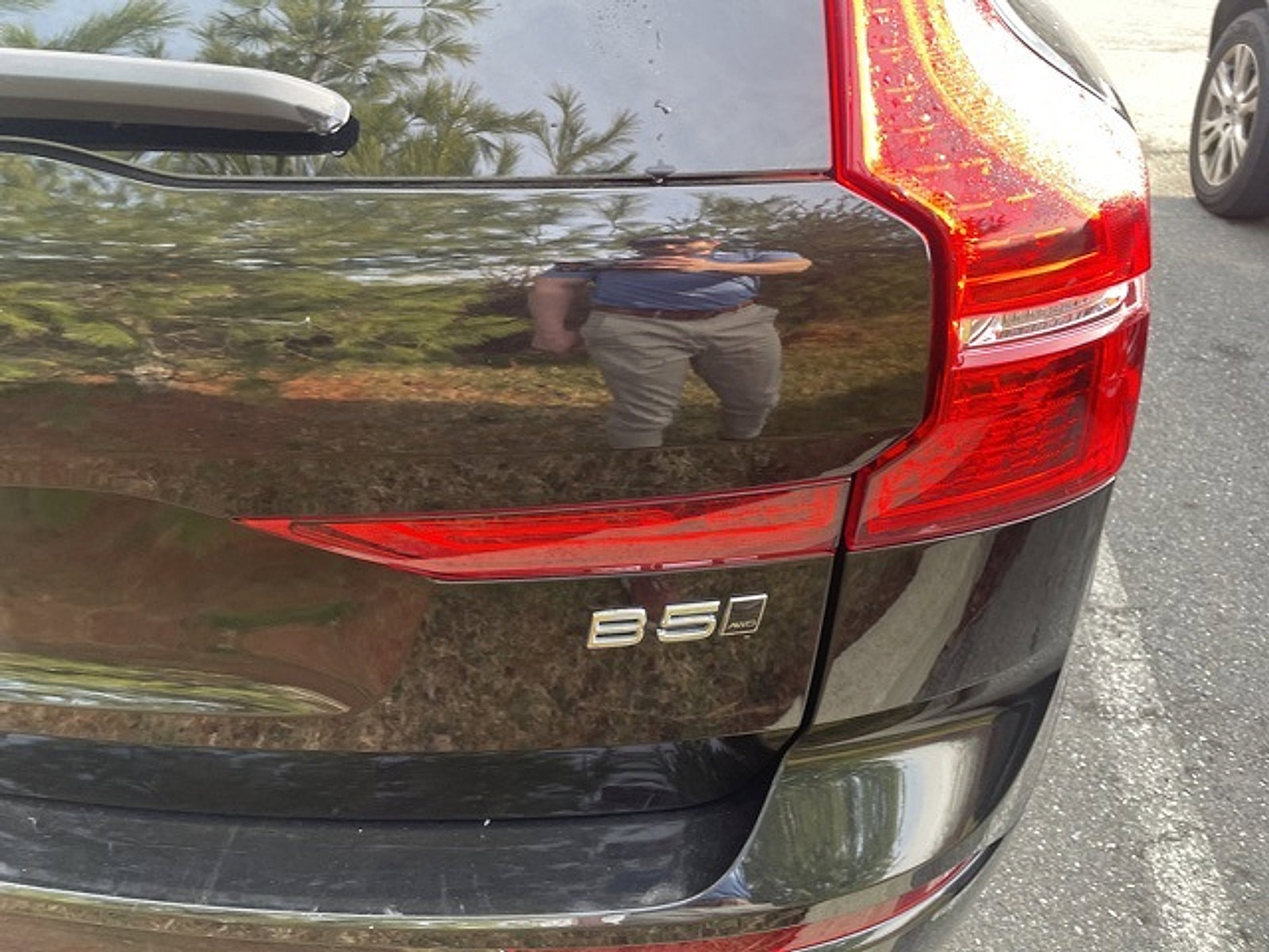 Used 2023 Volvo XC60 B5 Ultimate w/ Climate Package image 8