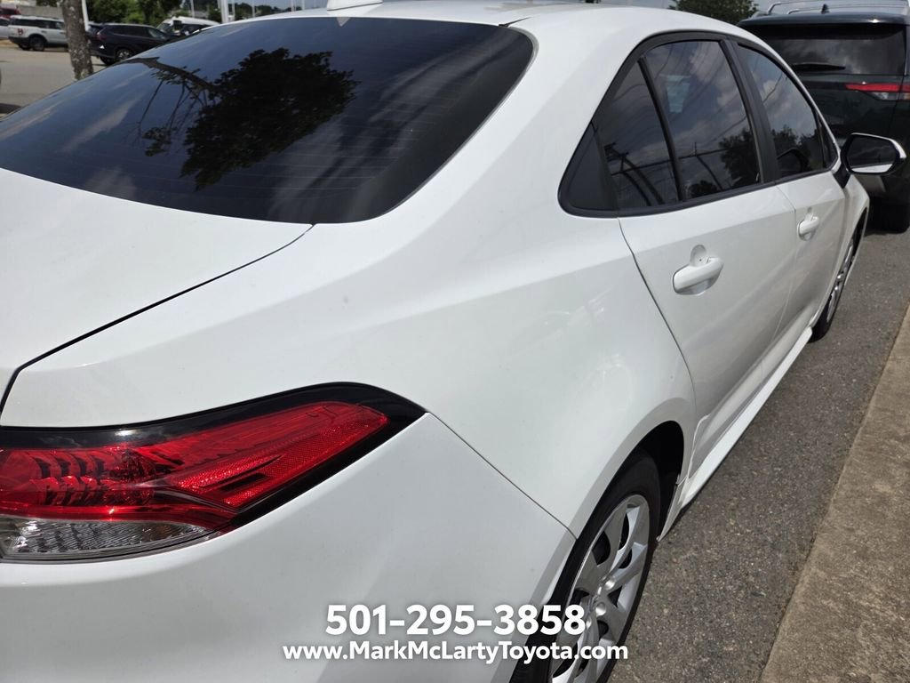 Used 2022 Toyota Corolla LE FWD image 9