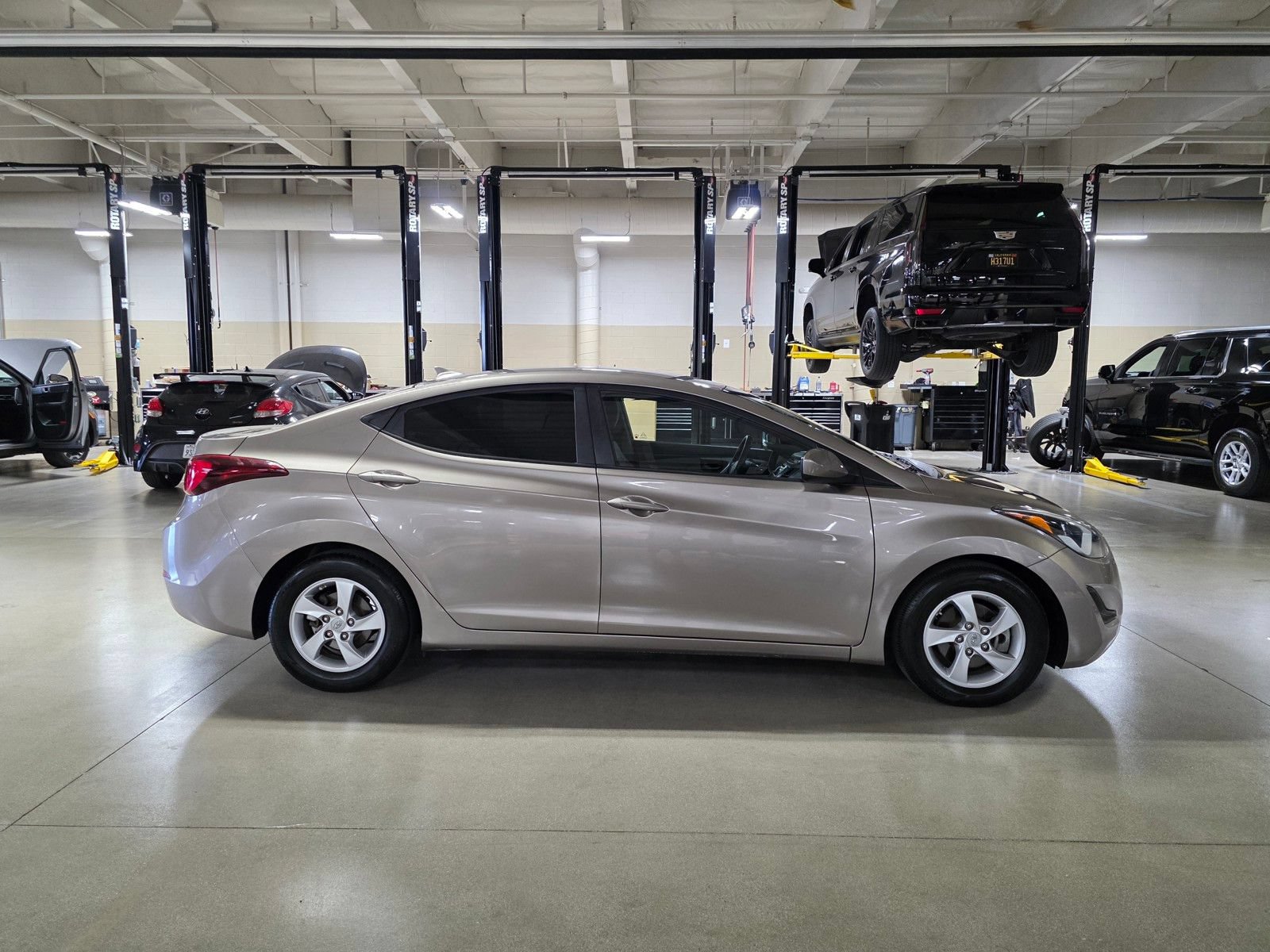 Used 2014 Hyundai Elantra SE FWD image 8