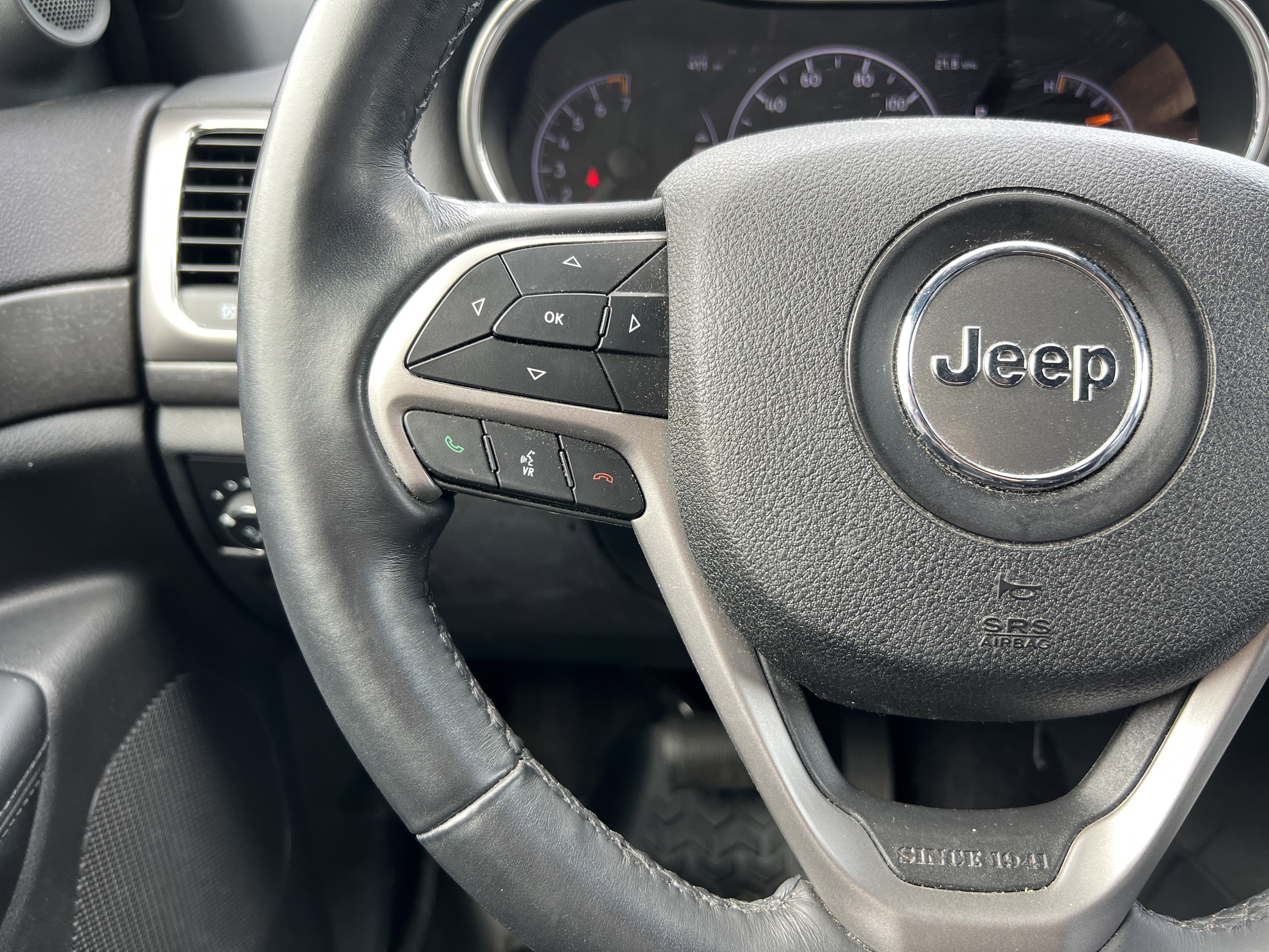 Used 2018 Jeep Grand Cherokee Altitude RWD image 19