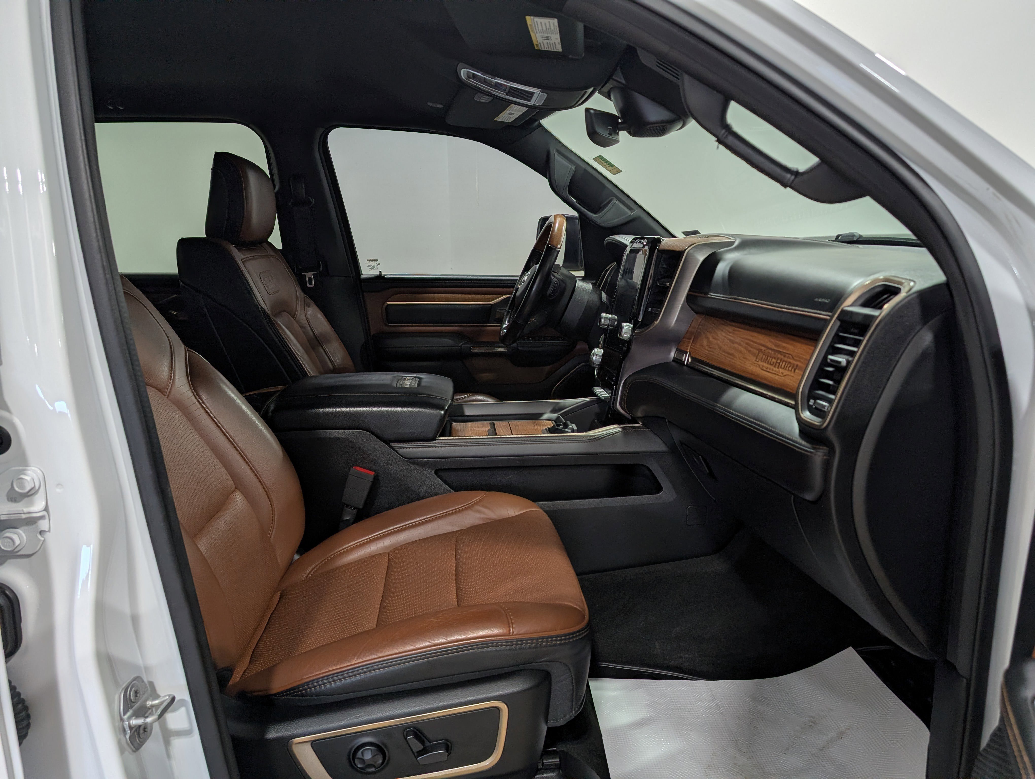 Used 2021 RAM 1500 Limited w/ Body Color Bumper Group image 21