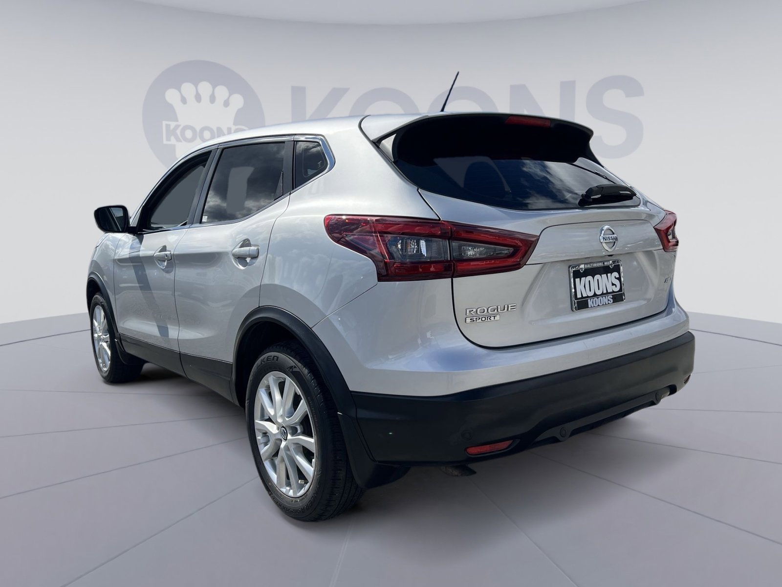 Used 2021 Nissan Rogue Sport S image 4