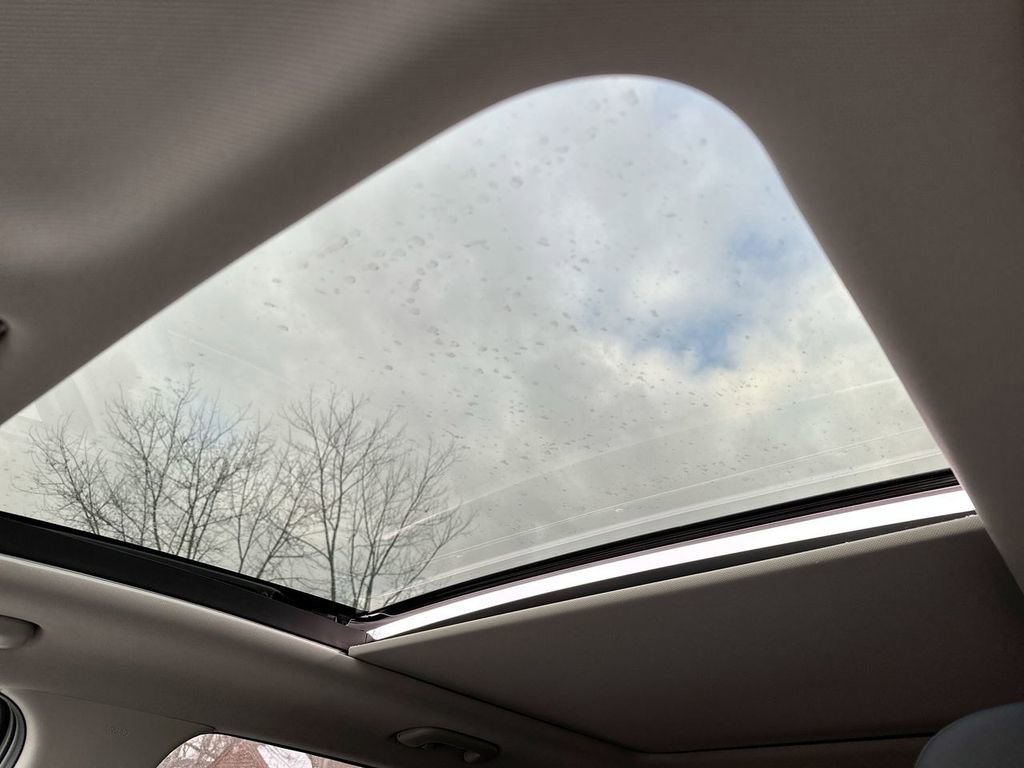 Used 2025 Kia Sorento S w/ Panoramic Sunroof Package image 41