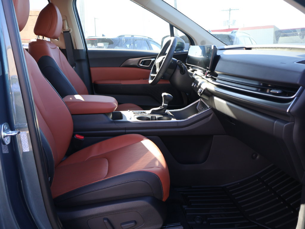 New 2027 Kia Carnival SX w/ Dark Edition Package FWD image 10