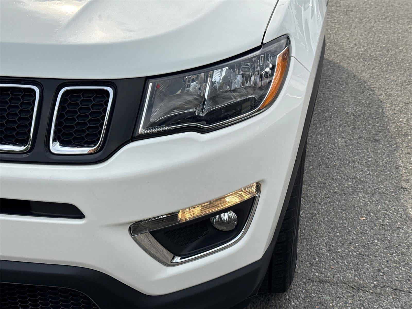 Used 2020 Jeep Compass Limited AWD/4WD image 9
