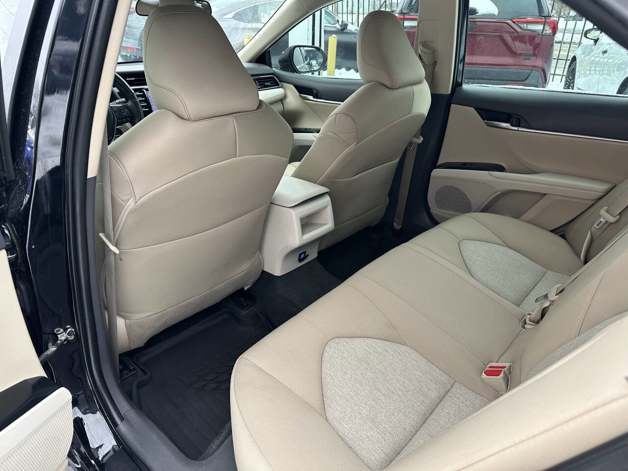 Used 2020 Toyota Camry LE image 37