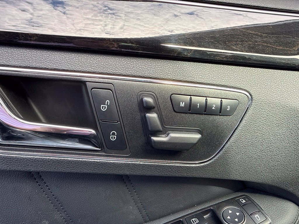 Used 2011 Mercedes-Benz E 350 4MATIC Sedan image 11
