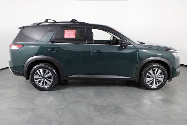 Certified 2024 Nissan Pathfinder SL w/ Cargo Package FWD image 12