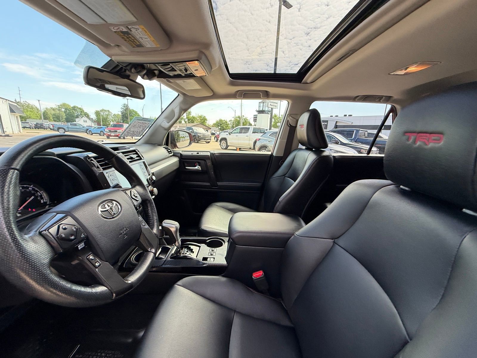 Used 2023 Toyota 4Runner TRD Off-Road Premium w/ Moonroof Package AWD/4WD image 4