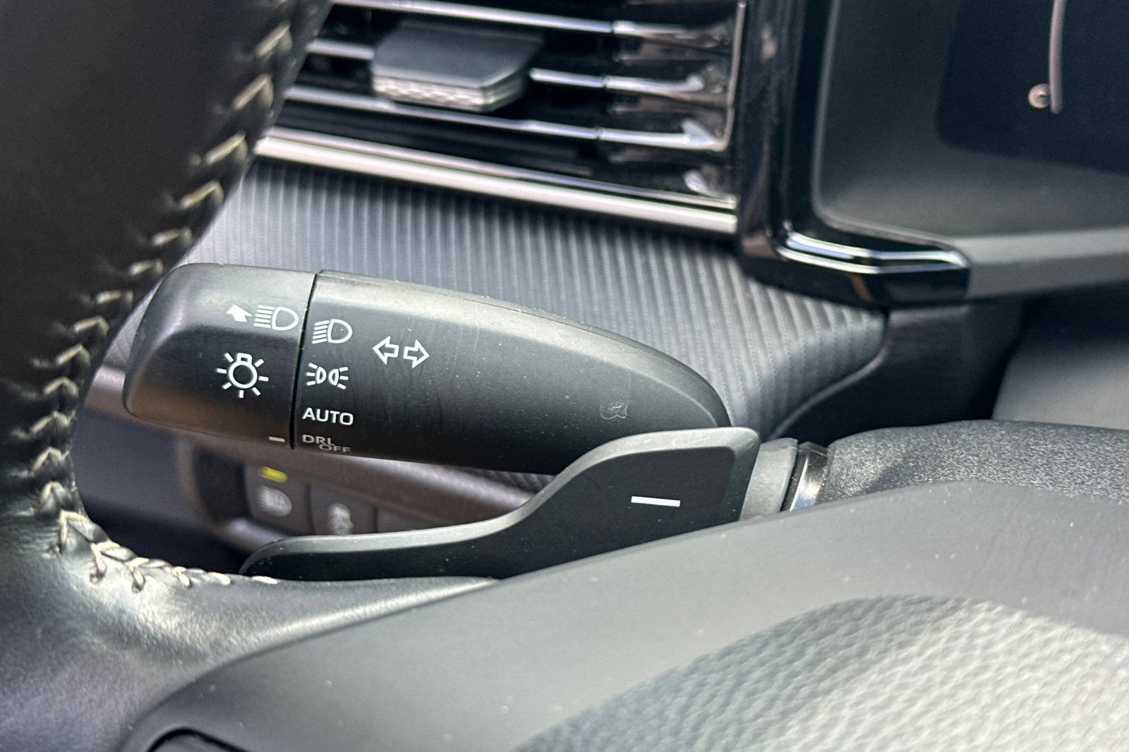 Used 2025 Toyota Camry SE FWD image 36