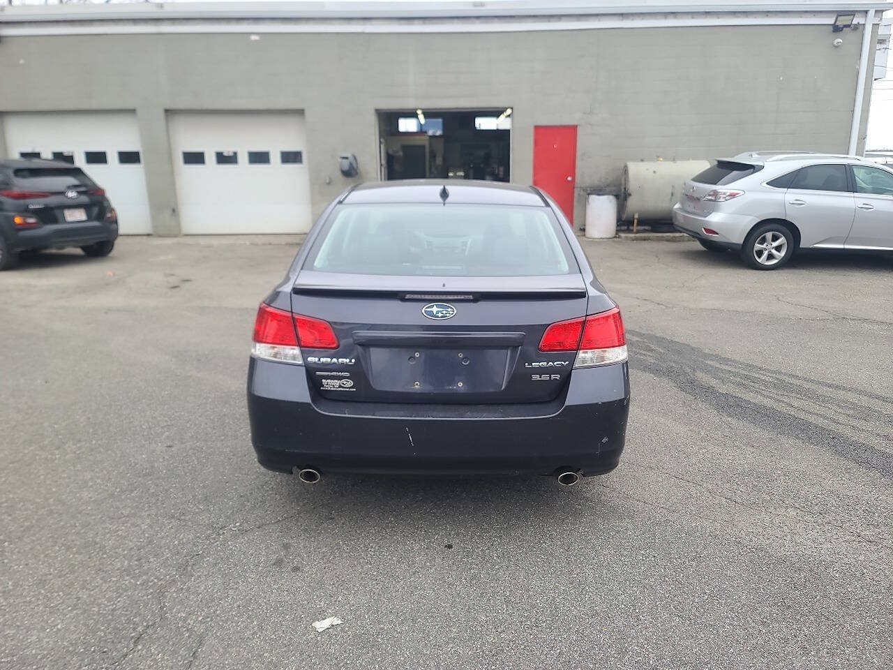 Used 2011 Subaru Legacy 3.6R Limited AWD/4WD image 7