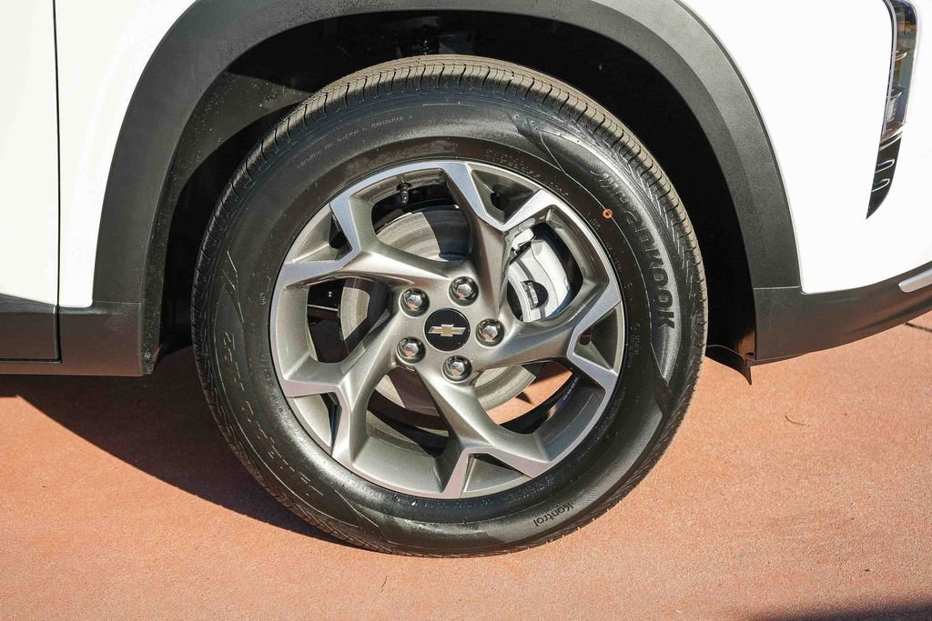 New 2026 Chevrolet Trax LT w/ Driver Confidence Package image 10