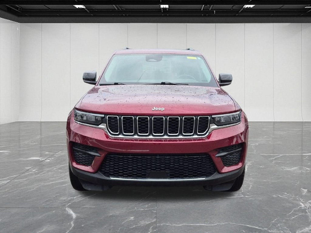 Used 2024 Jeep Grand Cherokee Laredo X AWD/4WD image 8