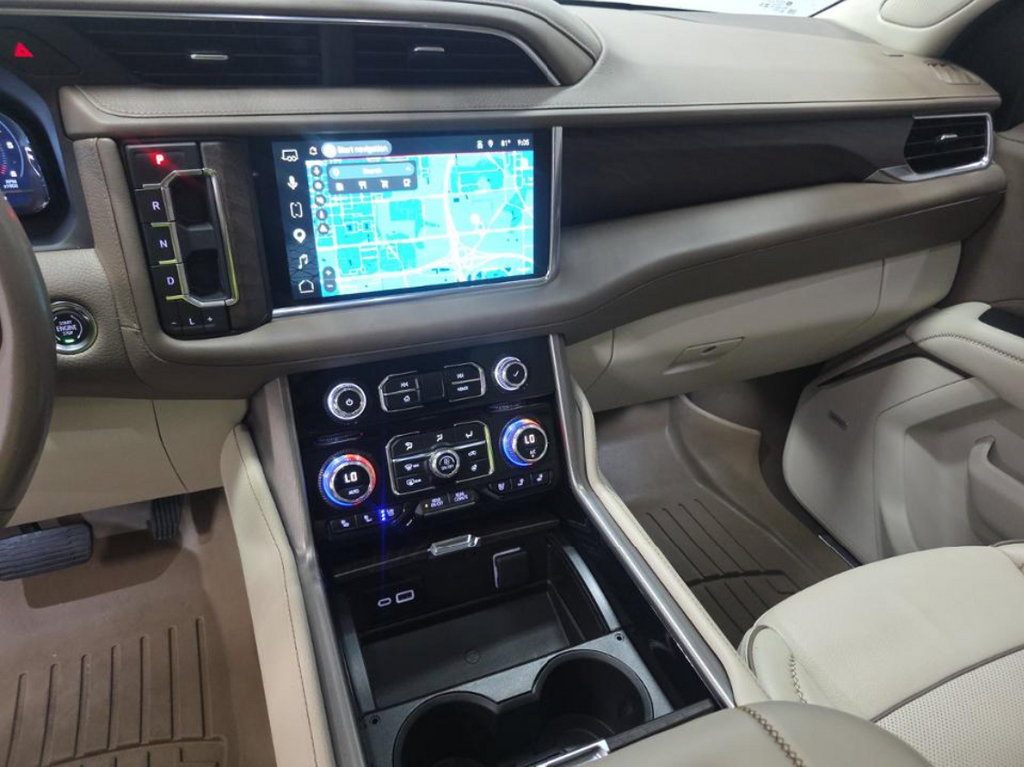Used 2023 GMC Yukon XL Denali w/ Advanced Technology Package AWD/4WD image 6
