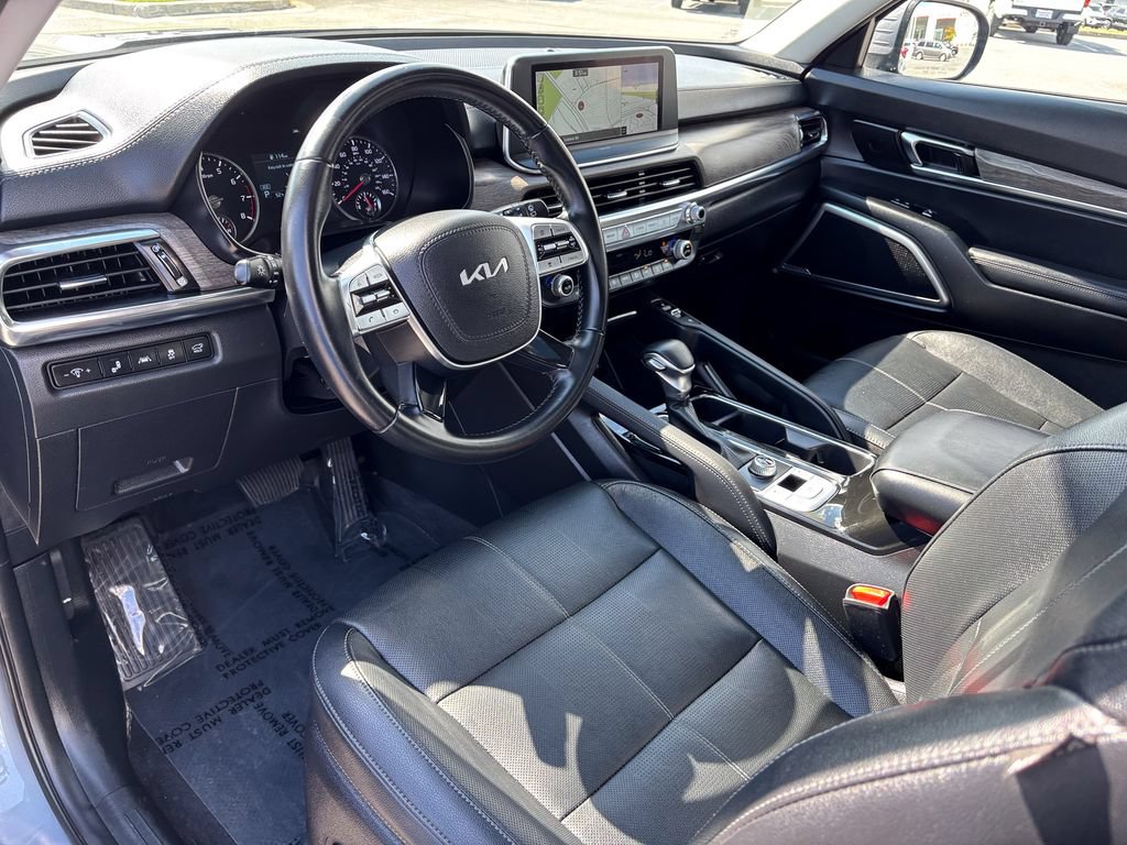 Used 2022 Kia Telluride EX w/ EX Premium Package FWD image 17