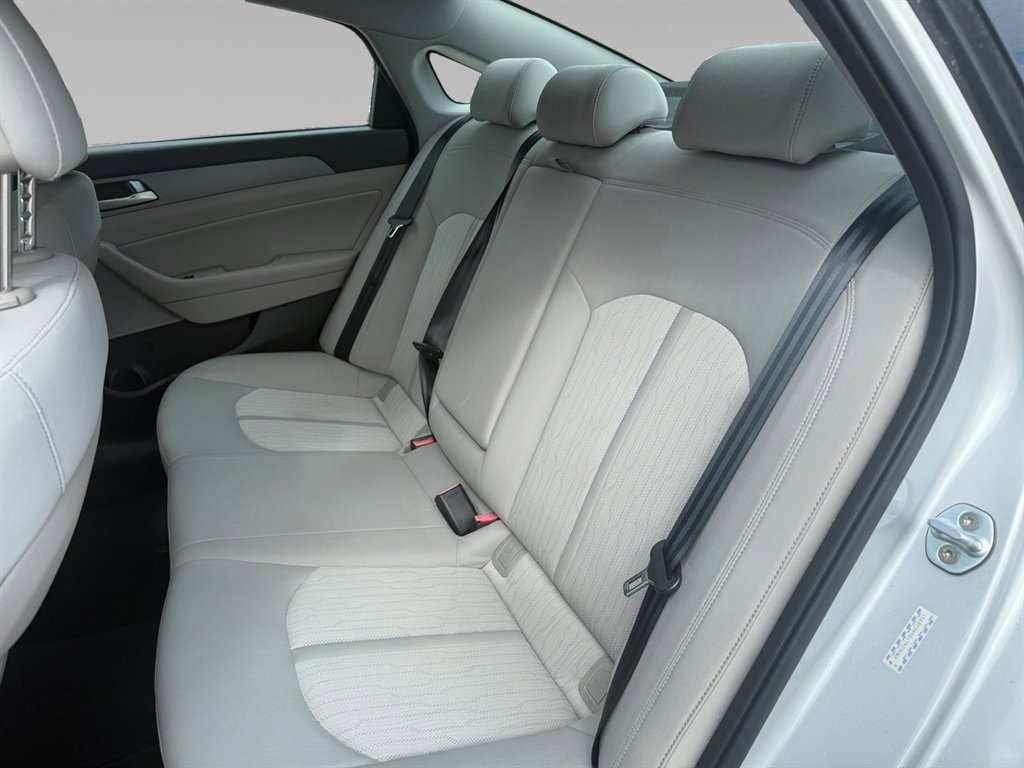 Used 2016 Hyundai Sonata SE image 13