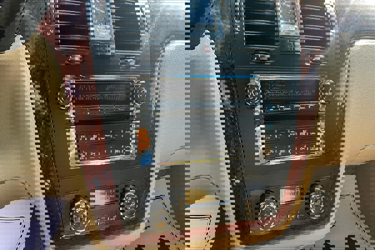 Used 2006 Cadillac DTS w/ Sun And Sound Package image 14