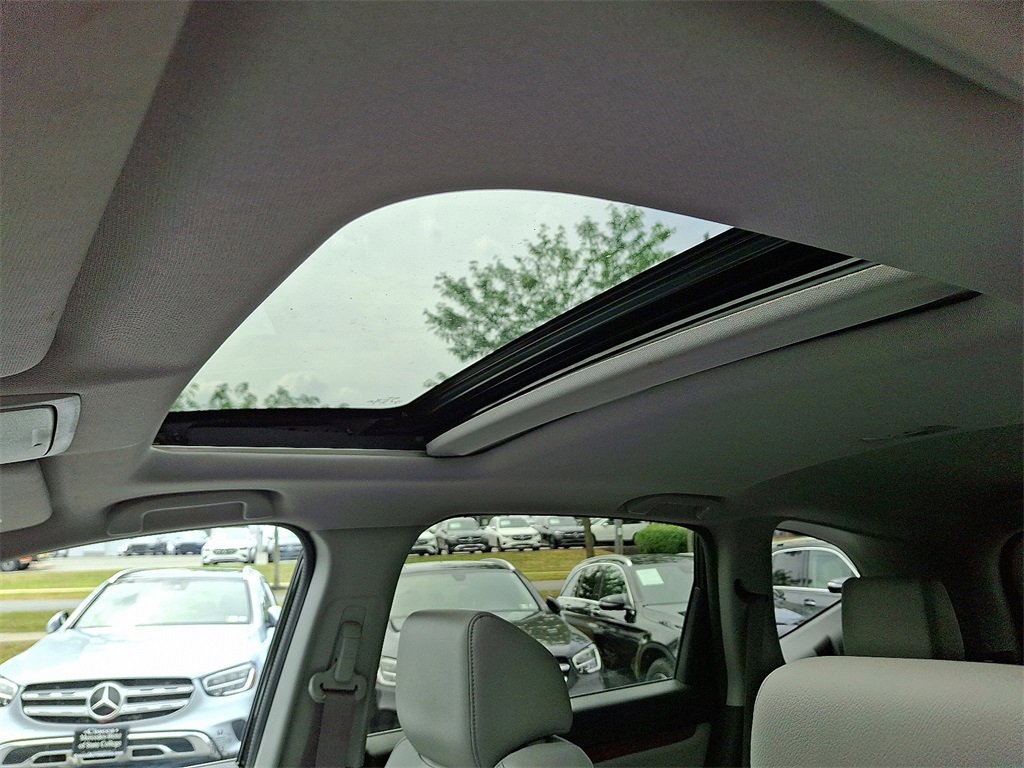 Used 2020 Honda CR-V Touring image 17