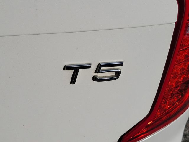 Used 2018 Volvo XC90 T5 Momentum image 6