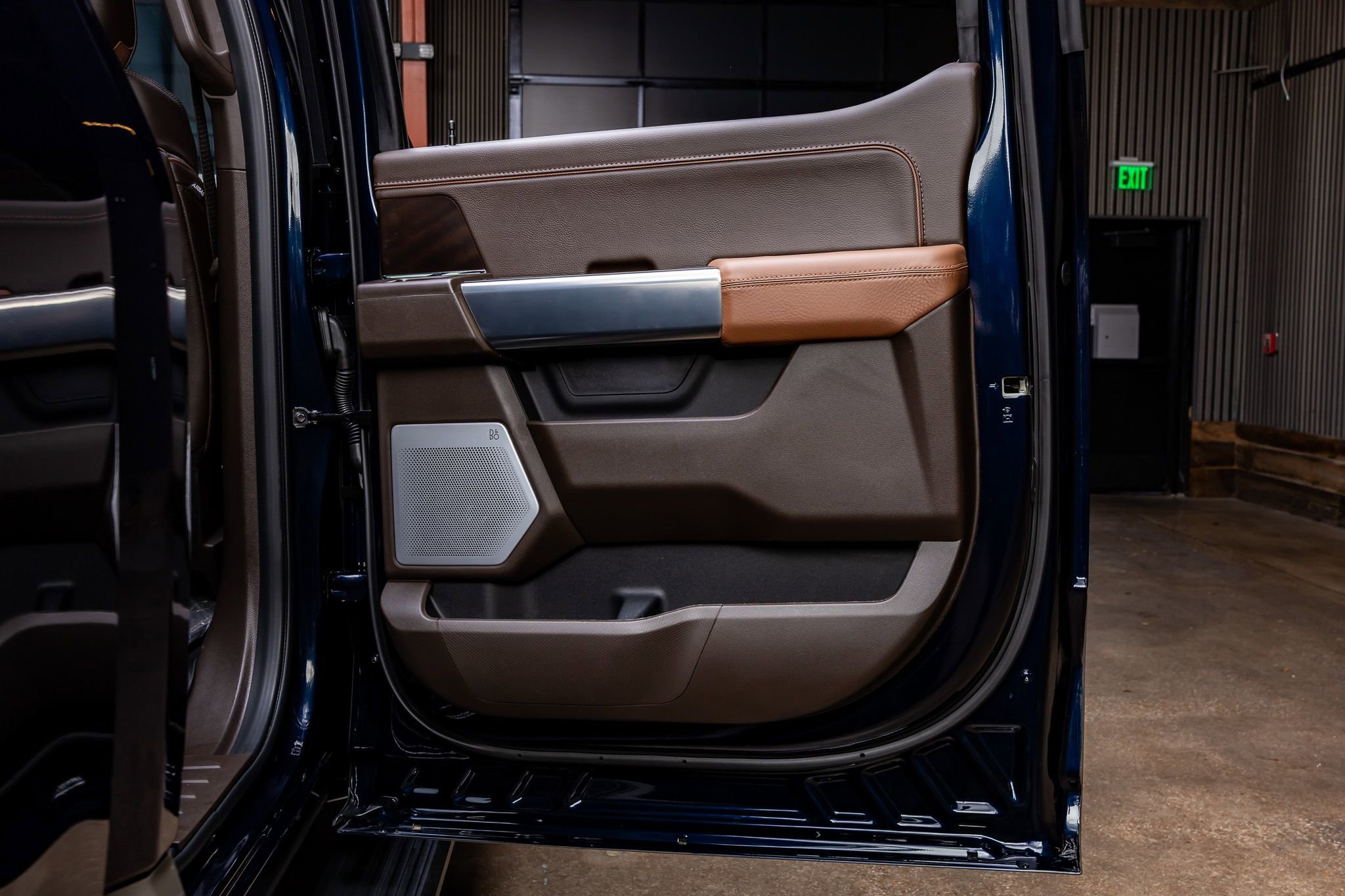 Used 2025 Ford F150 King Ranch w/ FX4 Off-Road Package image 39