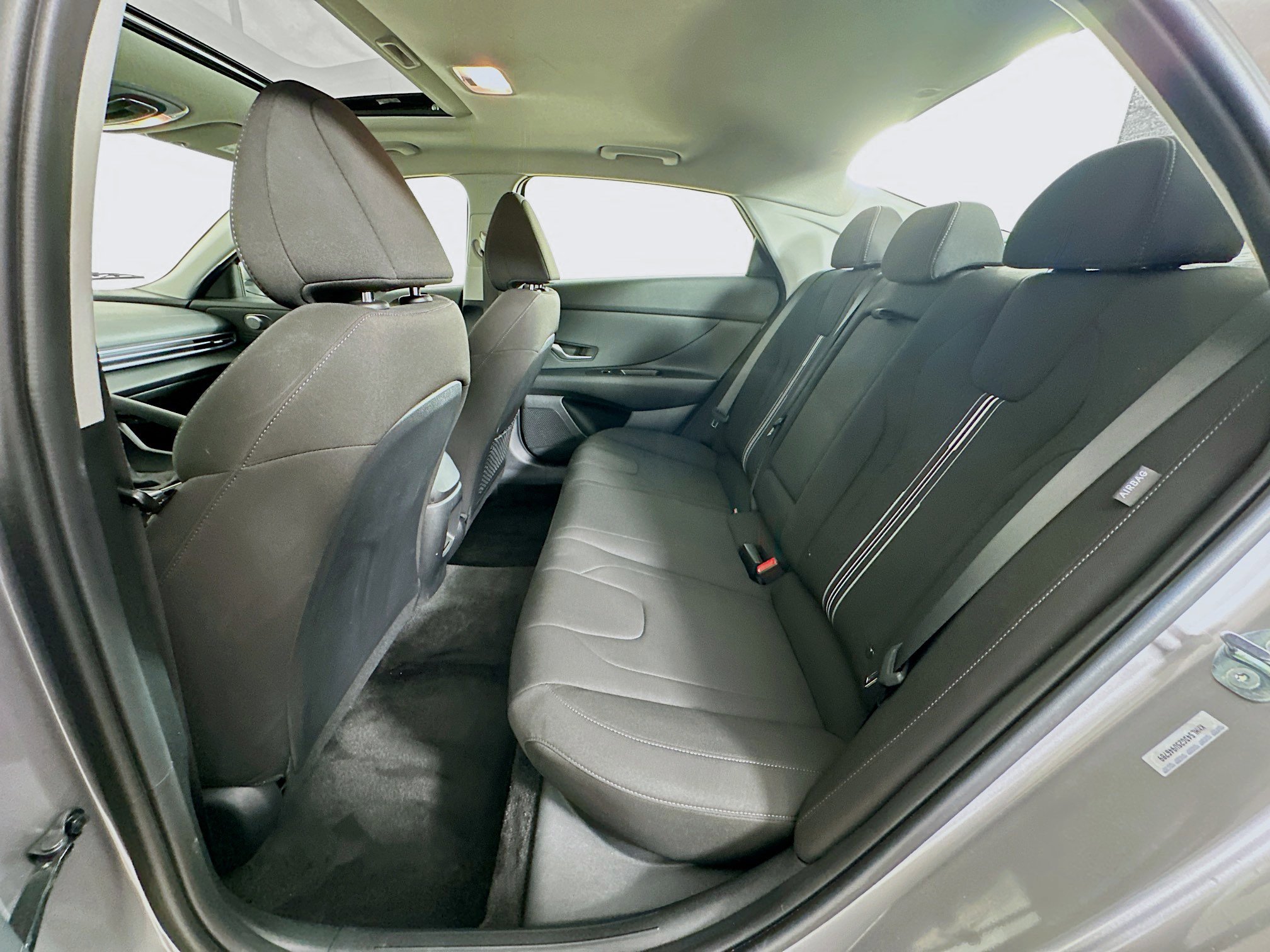 Used 2025 Hyundai Elantra SEL image 28