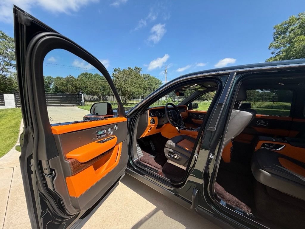 Used 2023 Rolls-Royce Cullinan w/ Cullinan Package AWD/4WD image 16