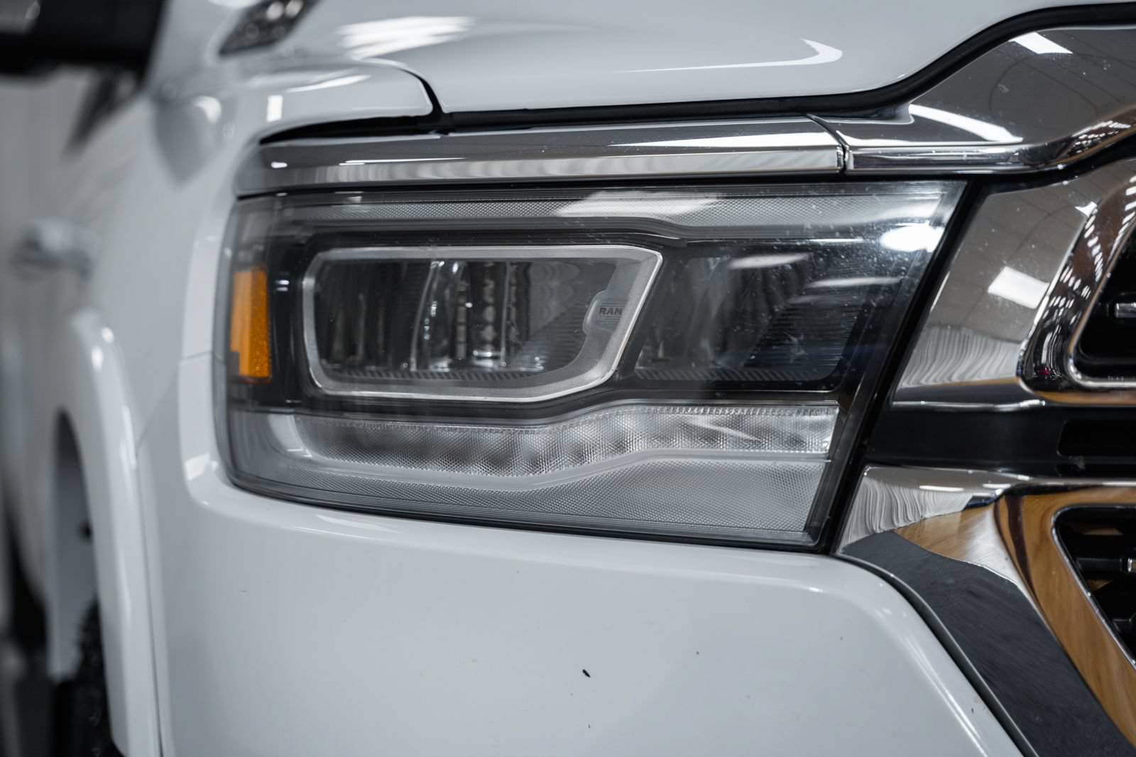 Used 2022 RAM 1500 Laramie AWD/4WD image 14