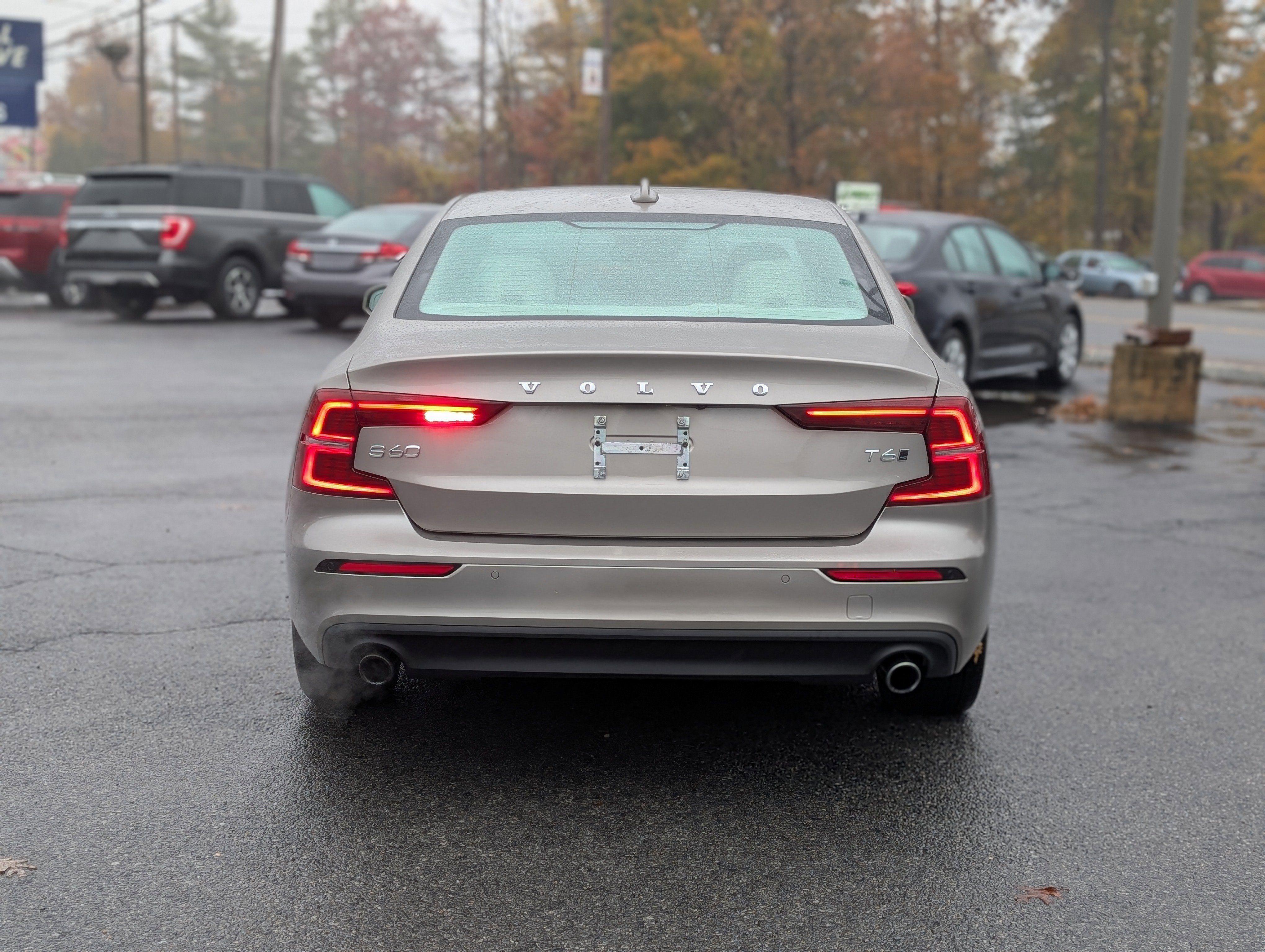 Used 2020 Volvo S60 T6 Momentum image 10