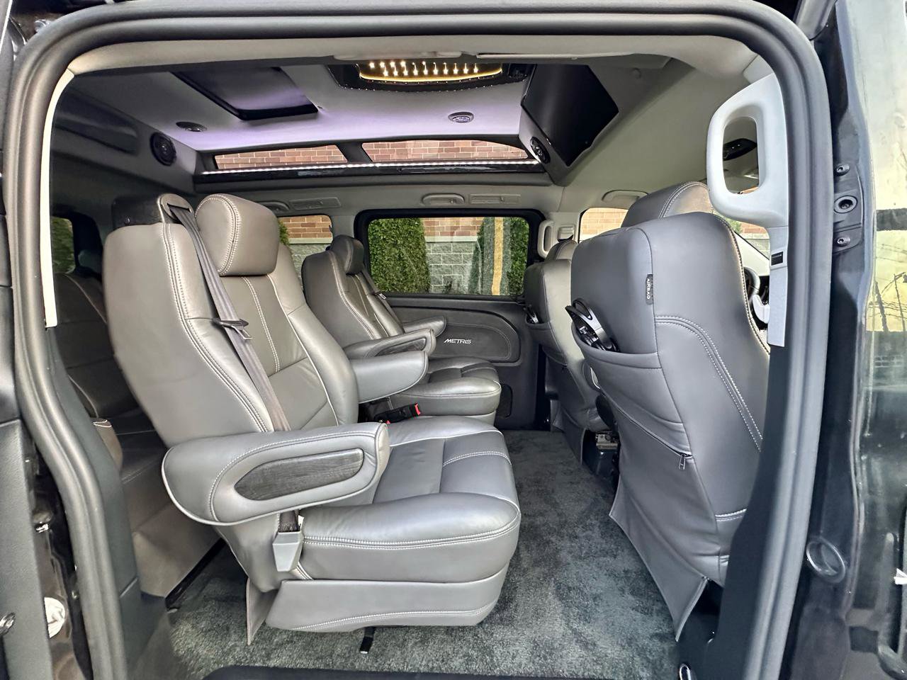 Used 2018 Mercedes-Benz Metris Passenger image 46