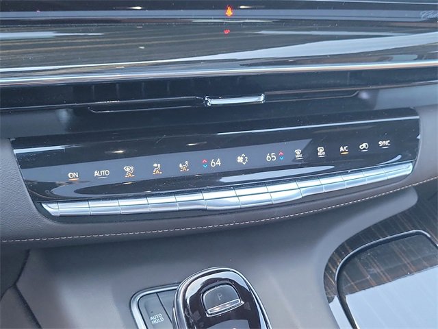 Certified 2022 Cadillac Escalade ESV Premium Luxury w/ Performance Package image 30