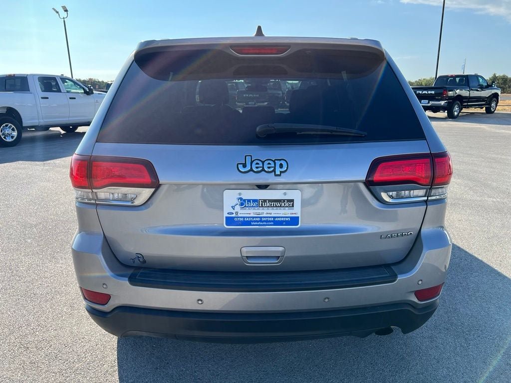 Used 2021 Jeep Grand Cherokee Laredo RWD image 4