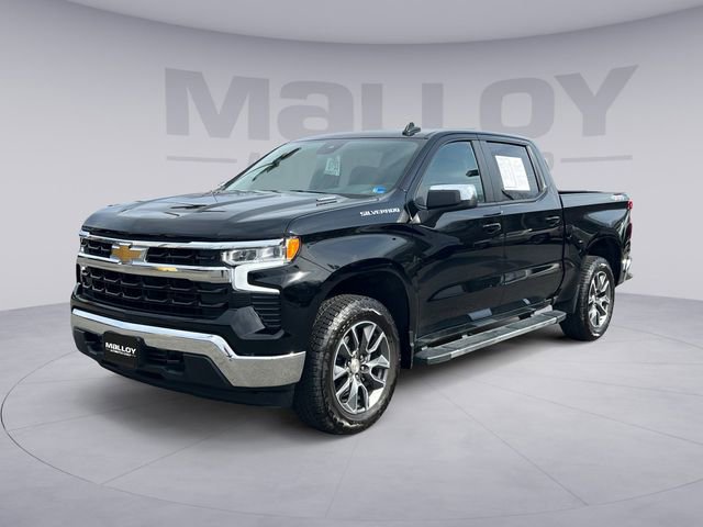 Used 2025 Chevrolet Silverado 1500 LT w/ Convenience Package II image 1