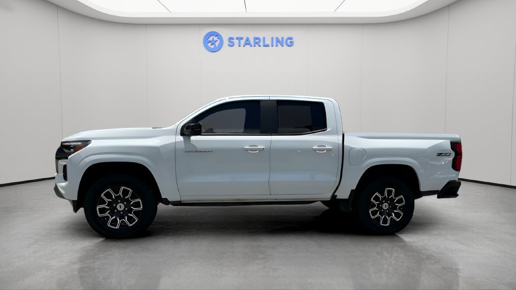 Used 2023 Chevrolet Colorado Z71 w/ Z71 Convenience Package 2 AWD/4WD image 3